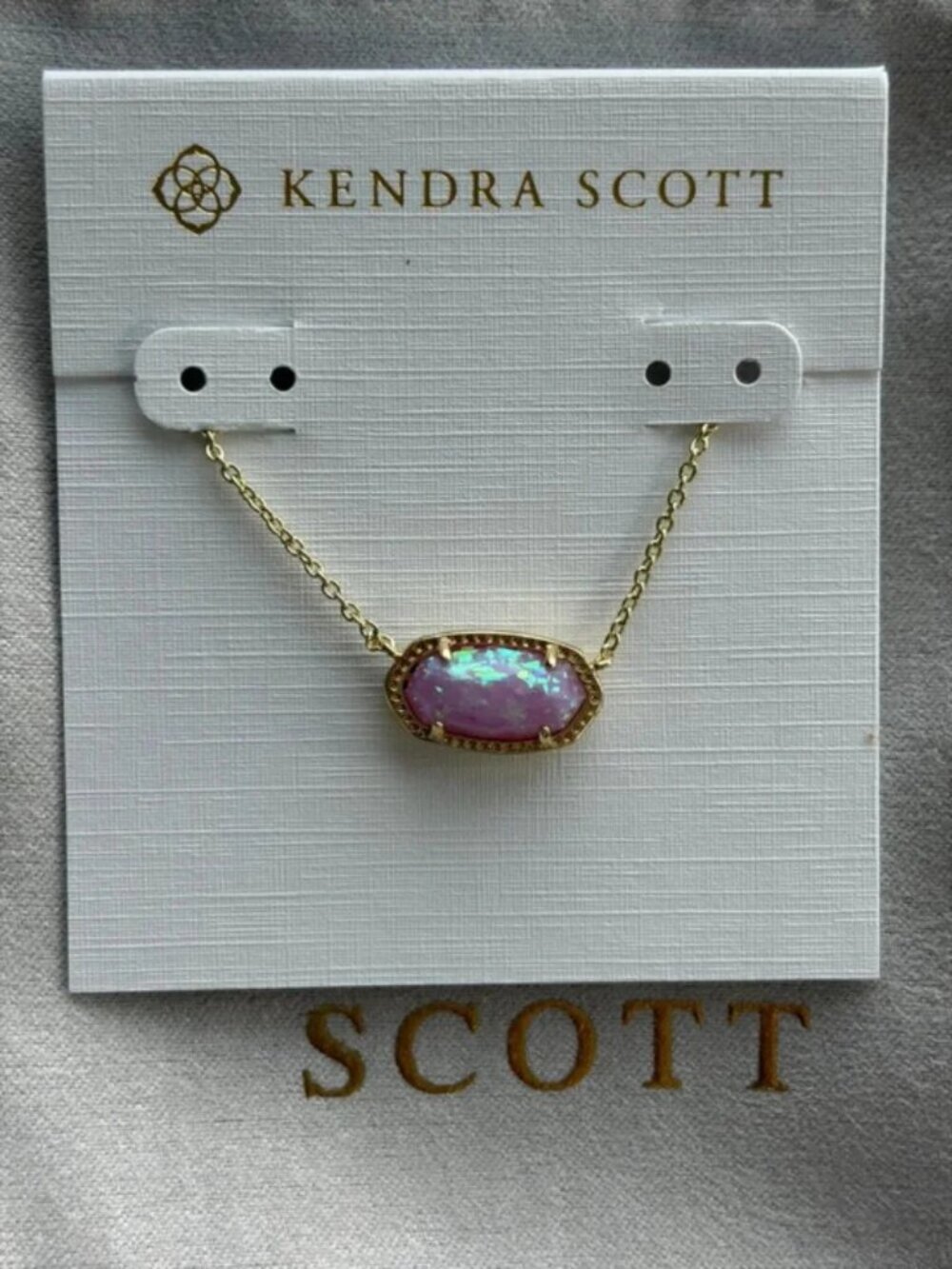 Kendra Scott necklace